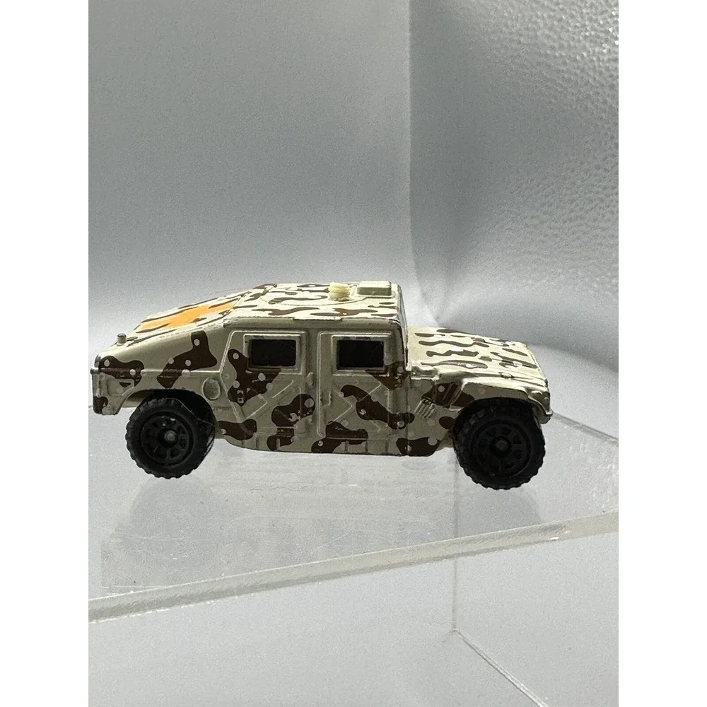 1994 Diecast Matchbox Camo Hummer Humvee with Orange Cross Trunk Opens READ